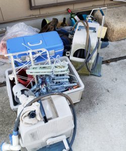 ホールリール、クーラーボックス、プラケース、洗濯ピンチ、その他備品類を回収させて頂きました。