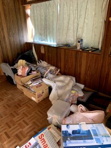 掛川のお客様、座椅子、布団、書籍、その他備品類を回収させて頂きました。