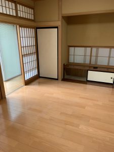 ベッドマット、布団、スピーカー、その他備品類を回収させて頂きました。