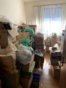 掛川市のお客様、プラスチック類、紙類、衣類、その他の不用品を回収させて頂きました。