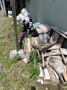 藤枝市のお客様、ゴミ箱、木材、混じりゴミ、その他不用品を回収させて頂きました。