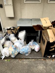 牧之原市のお客様、ソファー、家電、鍋、その他不用品を回収させて頂きました。