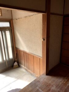 島田市のお客様、木製棚、スチール棚、木箱、プラスチック、その他不用品を回収させて頂きました。