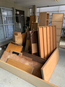焼津市のお客様、木製家具、その他不用品を回収させて頂きました。